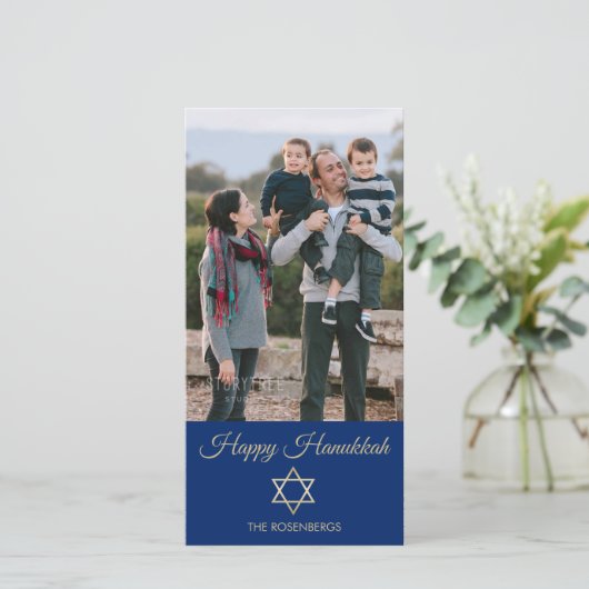 Ster van David Happy Hanukkah Blue Family Foto Feestdagenkaart (Staand voorkant)