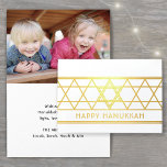 Ster van David Happy Hanukkah Modern Eenvoudig 1 F Folie Kaarten<br><div class="desc">Stuur elegante Happy Chanoeka wensen met een moderne aangepaste foto gevouwen kaart. Alle bewoordingen van deze sjabloon zijn eenvoudig te personaliseren. Het ontwerp van de zwarte, witte en gouden folie is voorzien van een geometrisch Star of David-ontwerp, minimalistische art deco-typografie en één foto naar keuze. Familie en vrienden zullen het...</div>