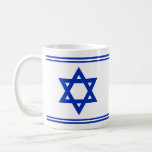 Ster van David Koffiemok<br><div class="desc">Klassiek wit 11 oz. mok met een afbeelding aan beide zijden van een koninklijke blauwe ster van David en een top- en ondergrens van koninklijk blauw. Zie bijpassende snoeppot, Melamine-bord, Porseleinen plaat, papier bord, vierkant keramisch tegels en onderzetters. Zie het volledige collectie van de Mok Hanukkah onder de categorie van...</div>