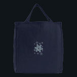 Ster van David Snowflake Geborduurde Draagtas<br><div class="desc">Blauwe sneeuwvlokken en ster van David. Het prachtige wintersjodendom-thema maakt ook een heerlijk cadeauidee en leuk voor de viering van Hanukkah.</div>