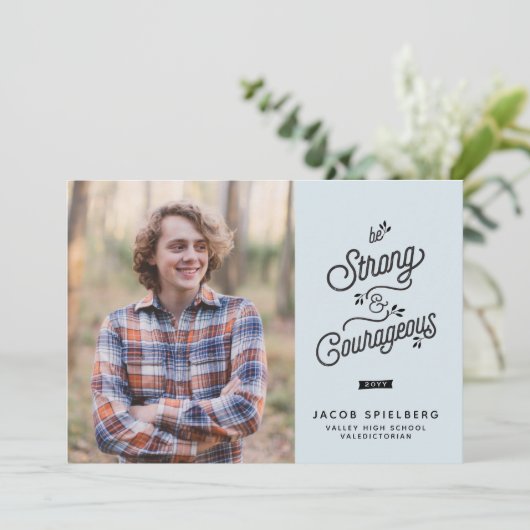 Sterke en moedige aankondiging van Afstuderen (Staand voorkant)