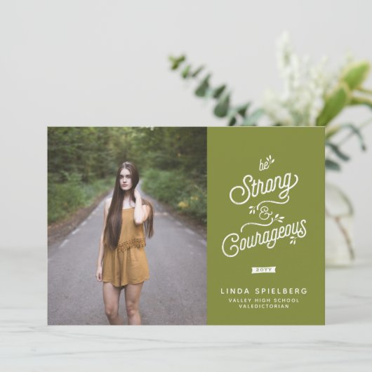 Sterke en moedige aankondiging van Afstuderen (Staand voorkant)