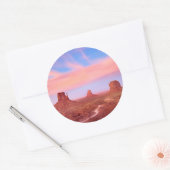 Sterke winden over Desert Valley Ronde Sticker (Envelop)