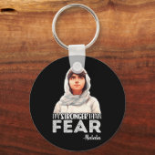 Sterker Dan Angst Malala Yousafzai Citaat Activist Sleutelhanger (Voorkant)