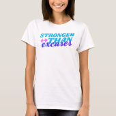 Sterker dan excuses: roze dumbbell typografie t-shirt (Voorkant)
