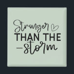 "Sterker dan het Storm" Boho Inspirerend Magneet<br><div class="desc">Blijf geaard en geïnspireerd met deze minimalistische "Sterker dan het Storm" boho-achtige magneet. Met elegante zwart-wit handgeschreven typografie is dit ontwerp een dagelijkse herinnering aan innerlijke kracht en veerkracht. Of u het nu op uw koelkast, kluisje of werkruimte plaatst, deze magneet voegt een betekenisvolle touch toe aan elke ruimte. Perfect...</div>