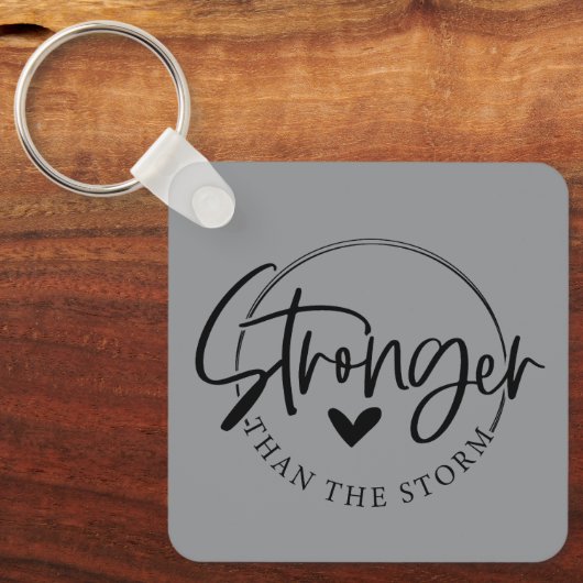 Sterker dan het storm sleutelhanger (Voorkant)