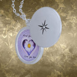 Sterling Silver Plated Daisy Love you then & Now Locket Ketting<br><div class="desc">Vier een tijdloze liefde met dit prachtige sterling verzilverde medaillon ketting. Gelegen tegen een rijke paarse achtergrond, is een delicate witte madeliefje genesteld in een hart, symboliseert zuiverheid en blijvende genegenheid. De oprechte boodschap, "Loved You Then, Love You Now, " maakt dit medaillon een betekenisvolle aandenken voor iemand speciaal. Of...</div>