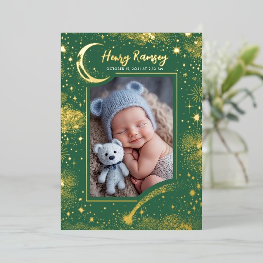 Sterren Celestial Schattige Groene Pasgeboren Foto Folie Uitnodiging (Staand Voorkant)