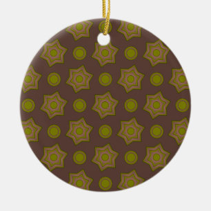 Sterren en cirkels in bruin en groen keramisch ornament