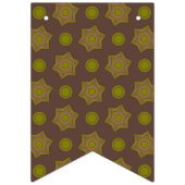 Sterren en cirkels in bruin en groen vlaggetjes (Tweede vlag)