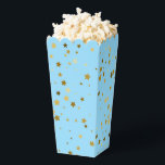 Sterren zijn uit de Treat Box Bedankdoosjes<br><div class="desc">Party favour traktbox wordt weergegeven in een lichtblauwe en gouden sterren print. Pas dit object aan of koop het object zoals het is. Afbeelding onder licentie</div>