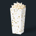 Sterren zijn uit de Treat Box Bedankdoosjes<br><div class="desc">Party favure traktbox wordt weergegeven in een witte en gouden sterren print. Pas dit object aan of koop het object zoals het is. Afbeelding onder licentie</div>