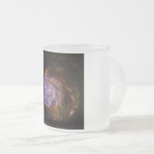 Sterrengeboorte in het Pinwheel: M101 Galaxy Matglas Koffiemok (Voorkant rechts)