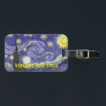 Sterrennacht door Vincent van Gogh Bagagelabel<br><div class="desc">Sterrennacht van Vincent van Gogh is een kunstschilderij uit het impressionisme, een landschapsschilderij met een uitzicht Saint Remy, Frankrijk, van Gogh's asiel. De nachtelijke hemel zwaait met wolken met een heldere halve maan en schitterende sterren over het vage dorp. Sterrennacht is waarschijnlijk het beroemdste schilderij van Gogh en werd overdag...</div>