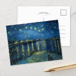 Sterrennacht over de Rhône | Vincent van Gogh Briefkaart<br><div class="desc">Sterrennacht Over de Rhône (1888) van Vincent van Gogh is een betoverend post-impressionistisch schilderij dat een sereen nachtelijk uitzicht van de Rhône in Arles, Frankrijk, vastlegt. Het kunstwerk heeft een diepblauwe hemel versierd met glinsterende gouden sterren en hun reflecties op het water. Op de voorgrond lopen twee figuren langs de...</div>