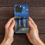 Sterrennacht over Rhone Vincent van Gogh Case-Mate iPhone Case<br><div class="desc">Een iPhone 13 Pro-hoesje met Vincent van Gogh's,  Sterrennacht Over de Rijn (1888),  mooi post-impressionistisch schilderij. Een sterrennacht met boten in de haven.</div>