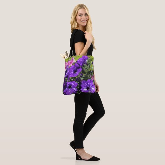 Sterrennacht Petunia bloem canvas tas (Op model)