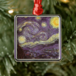 Sterrennacht van Vincent van Gogh,  Fine Art Metalen Ornament<br><div class="desc">Sterrennacht (1889) van Vincent van Gogh is een post-impressionisme, een schilderij van de natuur van het kunstlandschap. Een uitzicht van een stad in een vallei 's nachts met de wolken die ronddraaien, de sterren die schijnen en een prachtige gouden gele halve maan. Het werd overdag uit het geheugen geschilderd en...</div>