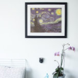 Sterrennacht van Vincent van Gogh,  Fine Art Poster<br><div class="desc">Sterrennacht (1889) van Vincent van Gogh is een post-impressionisme, een schilderij van de natuur van het kunstlandschap. Een uitzicht van een stad in een vallei 's nachts met de wolken die ronddraaien, de sterren die schijnen en een prachtige gouden gele halve maan. Het werd overdag uit het geheugen geschilderd en...</div>