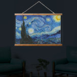 Sterrennacht | Vincent van Gogh Hangend Wandkleed<br><div class="desc">Sterrennacht (1889) van de Nederlandse kunstenaar Vincent Van Gogh. Origineel kunstwerk is een olie op doek die een energieke post-impressionistische nachtelijke hemel in huiden van blauw en geel weergeeft. Gebruik de ontwerphulpmiddelen om douanetekst toe te voegen of het afbeelding te personaliseren.</div>