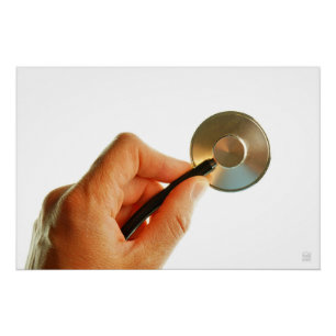 Stethoscoop in een hand voor een ziekenhuis sfeer. perfect poster