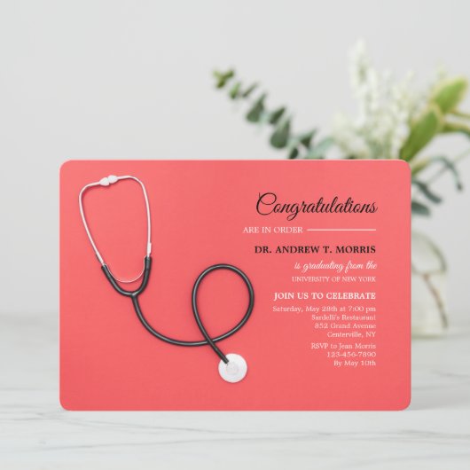 Stethoscoop op rood Afstuderen Kaart (Staand voorkant)