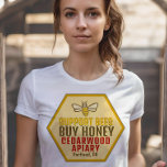 Steun Bijen Kopen Honey Farmer's Market Bijenmarkt T-shirt<br><div class="desc">Een mooi shirt om te dragen op de boerenmarkt. Schattigee bij op een zeshoek.</div>