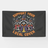 Steun uw lokale Coven Spooky Raccoon Halloween Spandoek (Horizontaal)