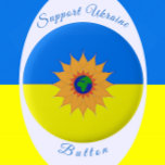 Steun voor de Oekraïense vlag en zonnebloem Ronde Button 5,7 Cm<br><div class="desc">Ondersteuning voor Oekraïne. De Oekraïense vlag,  met een mooie zonnebloem gecentreerd tegen de heldere blokken geel en blauw. De zonnebloem is een donkergoudgeel met een aardecentrum.</div>
