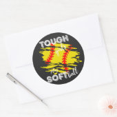 Stevige meisjes spelen softball-sticker ronde sticker (Envelop)
