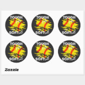 Stevige meisjes spelen softball-sticker ronde sticker (Vel)