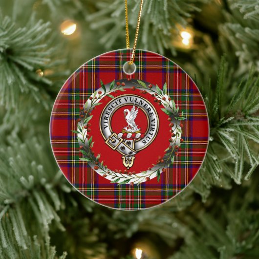 Stewart Clan Badge & Tartan Personalized Xmas Keramisch Ornament (Boom)