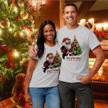 Stewart Clan Scottie Dog Christmas Gepersonaliseer T-shirt<br><div class="desc">Hier gaan we,  het is een Scottie dog Christmas! Allemaal verkleed voor de kerstman,  hij is sportief een Stewart tartan boog. Draag vakantiefeesten,  kantoor feesten,  clanbijeenkomsten en out shopping! U kunt de vrolijke kerstruimte personaliseren naar alles wat u wilt of laten zoals het is! Prettige feestdagen</div>