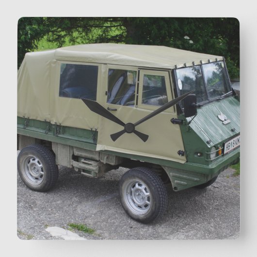 Steyr Puch Haflinger Vierkante Klok (Voorkant)