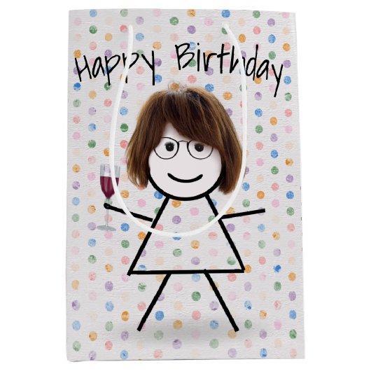 Stick Birthday Girl met wijnglas Medium Cadeauzakje (Voorkant)