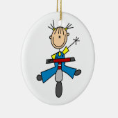 Stick figuur meisje rijden een scooter keramisch ornament (Rechts)