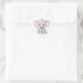 Sticker, Glimlachende Baby Olifant met Blush Cheek Ronde Sticker (Tas)