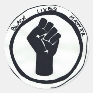 Sticker met Black Lives Matter vuist
