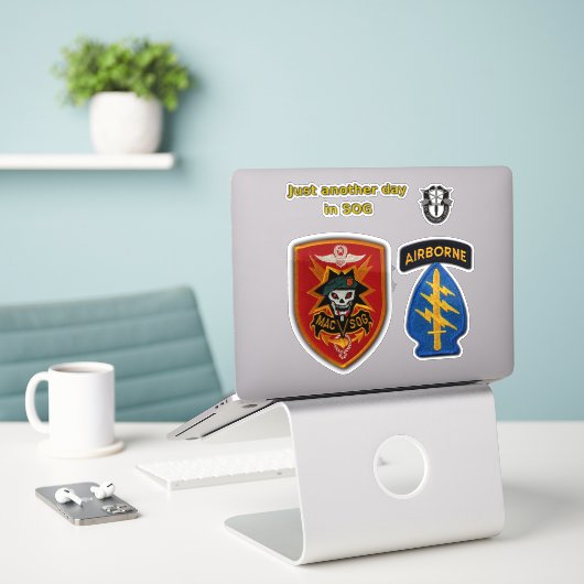 Stickers van de MAC-V-SOG van de speciale strijdkr (Laptop op bureau)