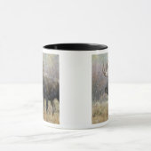 Stier eland in sneeuwstorm met espenbomen mok (Midden)