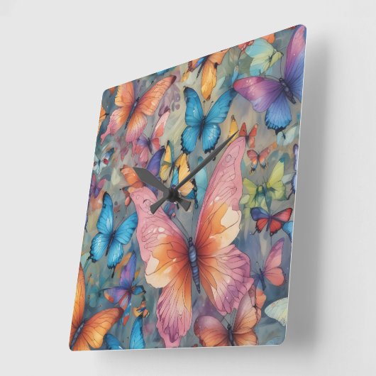 Stijgende vlinders: een levendige wandklok (Hoek)