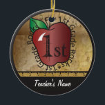 stijl eerste klas van de leraar | Chalkboard Keramisch Ornament<br><div class="desc">Ornament leraar. ⭐ Dit product is 100% . ***** Klik op CUSTOMIZE BUTTON om toe te voegen, te verwijderen, te verplaatsen, te wijzigen, te roteren, enz.om het even welke grafiek of tekst. 99% van mijn design in mijn winkel worden in lagen gedaan. Dit maakt het voor u gemakkelijk resize en...</div>