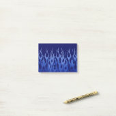 Stijl van wolle blauw raceflames post-it® notes (Op bureau)