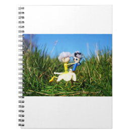 Stijldansende Fubby's in Narcissen jurk. Notitieboek