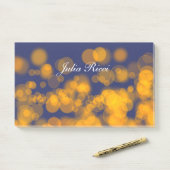 Stijlverlooptextuur met overvloed.text post-it® notes (Op bureau)