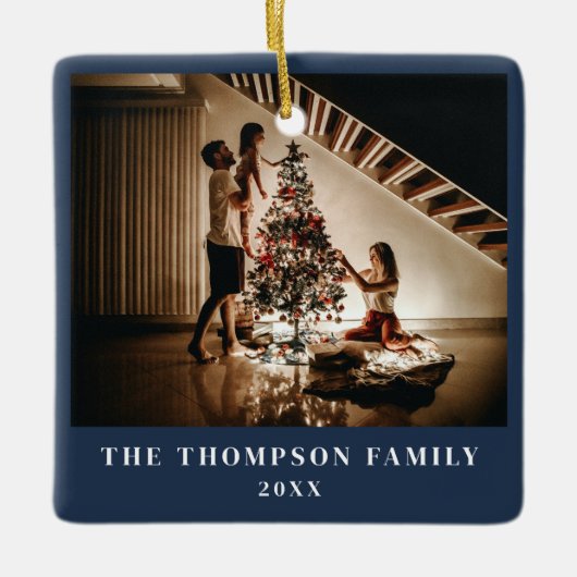Stijlvol 2023 Family Photo Minimalist Marineblauw Keramisch Ornament (Voorkant)