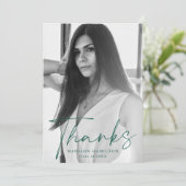 Stijlvol Afstuderen voor groene Script-foto Bedankkaart (Staand voorkant)