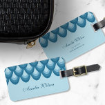 Stijlvol blauw Label voor meetkundig reizen Bagagelabel<br><div class="desc">Blijf stijlvol als je met dit bagagelabel reist, met een uniek geometrisch trapsgewijze patroon in tinten blauw. Pas dit label aan met uw informatie en voor meer opties zoals het wijzigen van het lettertype en het formaat ervan klikt u op de knop "Aanpassen". *Gelieve te merken op dat het Zazzle...</div>
