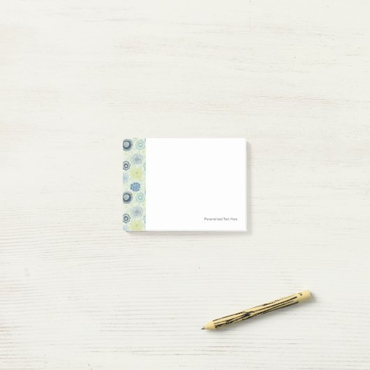 Stijlvol bloempatroon met schattige bloemen post-it® notes (Op bureau)